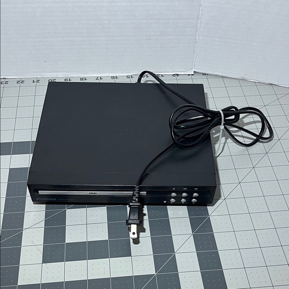 Black DVD Player - Picture 5 of 9